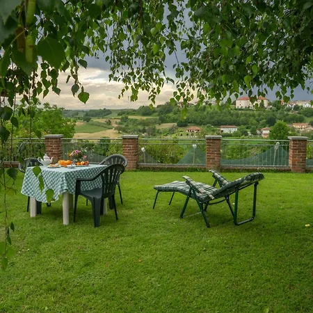 Il Respiro Del Borgo Bed & Breakfast Montemagno (Piedmont)